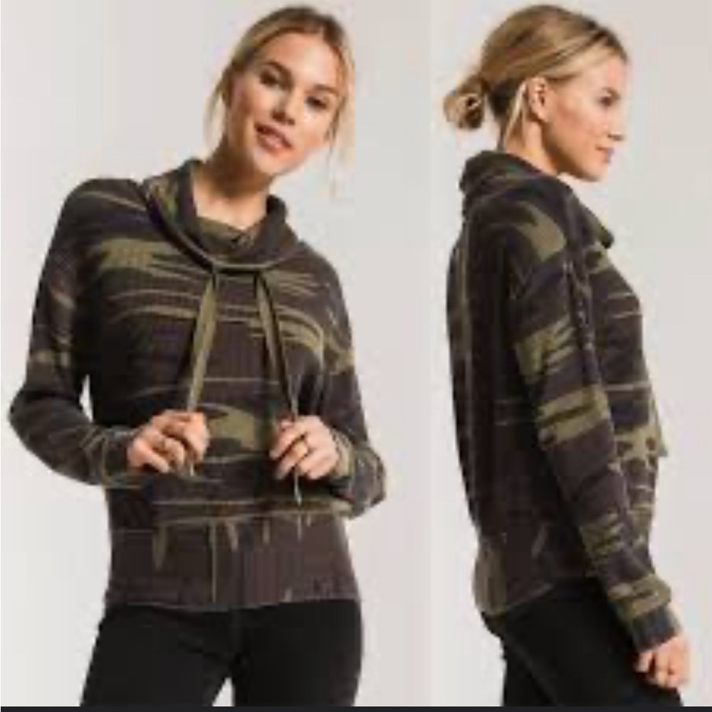 Z SUPPLY LIKE NEW! WOMEN’S CAMOUFLAGE COWL NECK SWEATSHIRT SIZE SMALL